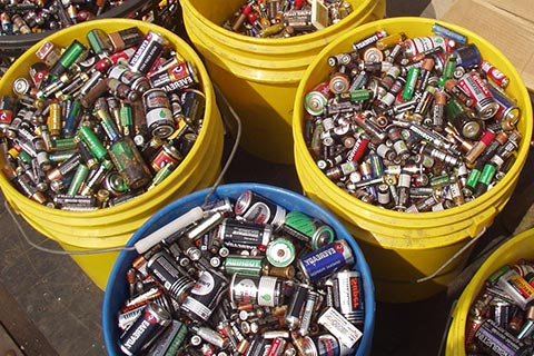 文山壮族锂电池怎么回收的|报废电池多少钱一斤回收